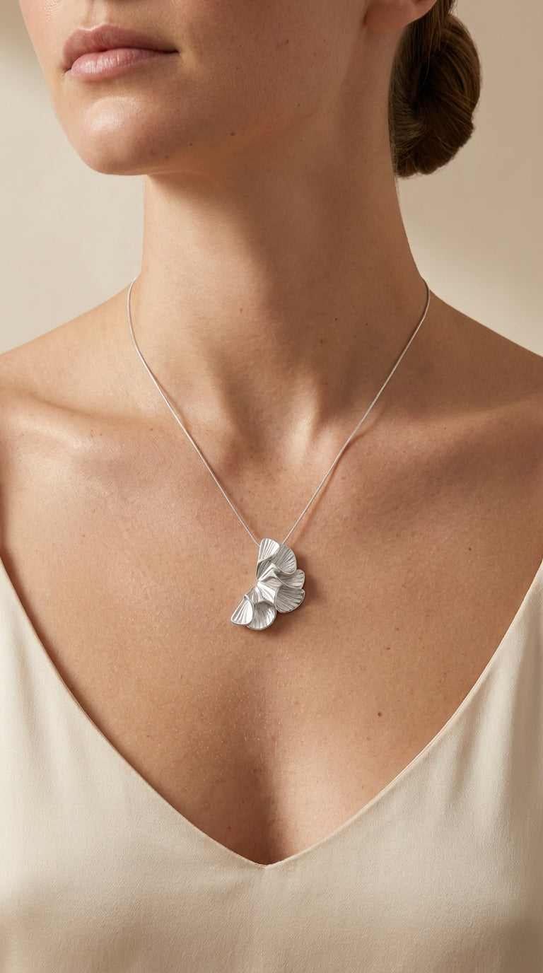 COLAR MEIA FLOR TEXTURIZADA